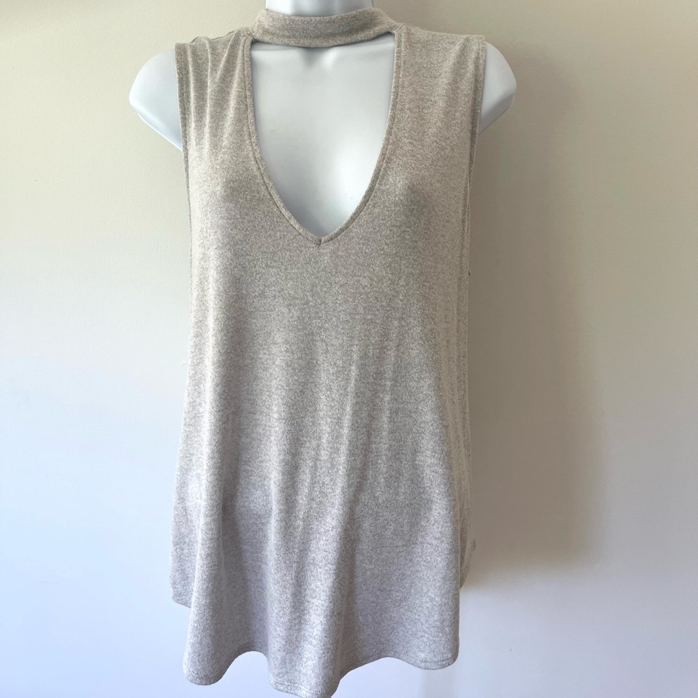 EXPRESS Mock Neck Cutout Top Light Grey Size L Sleeveless